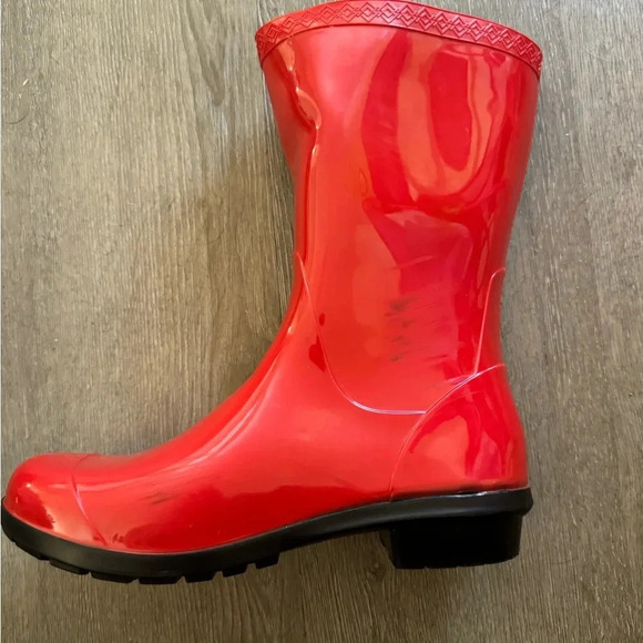 UGG Sienna Mid Rainboot - Picture 10 of 11